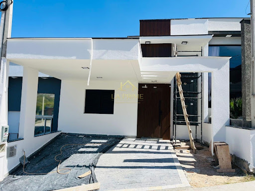 Casa em Condomínio no Jardim Eucaliptos em Sorocaba, 106m²,&nbsp; 03 dormitórios, 01 suíte , 02 vagas de garagem.