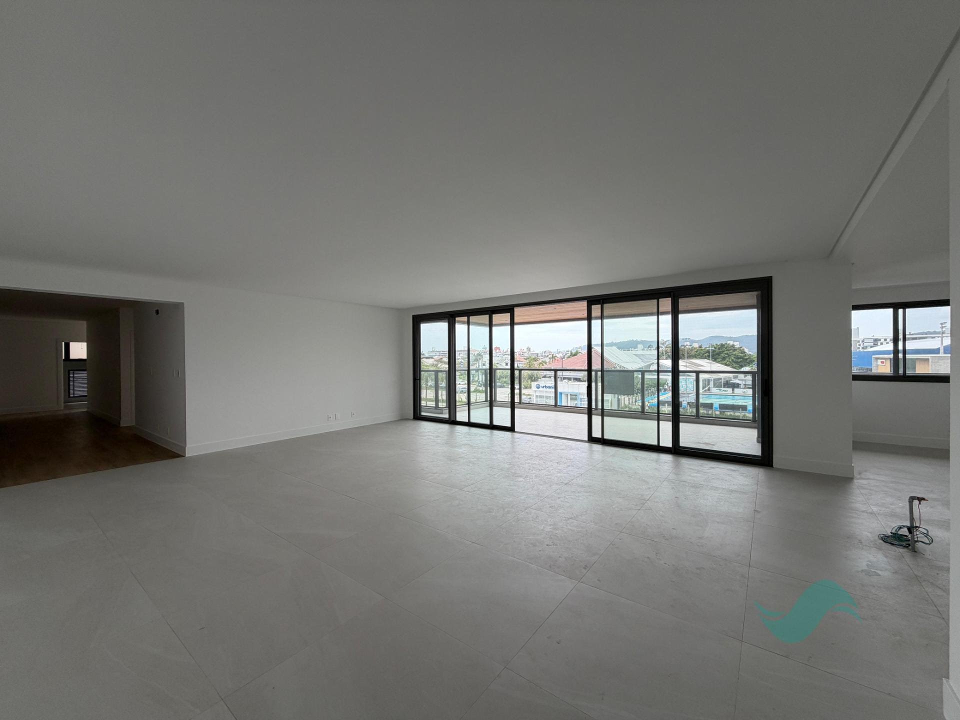 Apartamento à venda com 3 suítes, 5 vagas e 235m² no Jurerê Internacional, Florianópolis (SC) — foto 9 de 21