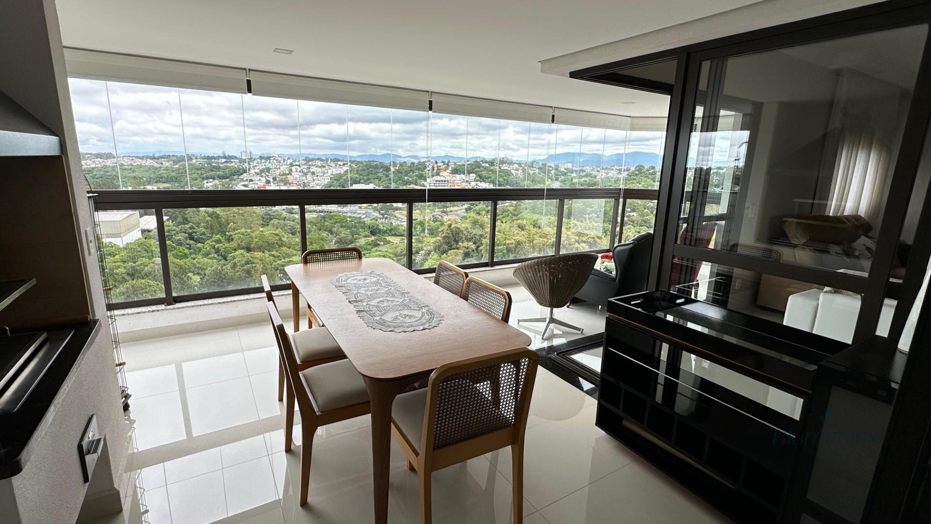 Apartamento à venda com 3 quartos, 4 banheiros, 4 vagas e 197m² no Jardim Limoeiro, Arujá — foto principal