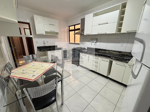 Apartamento no Centro de Cataguases com 3 Dormitórios e Suíte