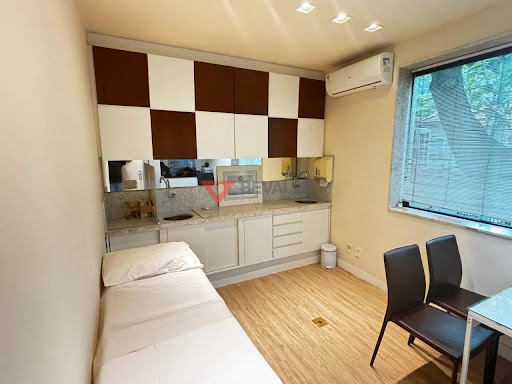 Casa à Venda na Urca RJ: 5 Quartos, 3 Banheiros por R$1.599.000