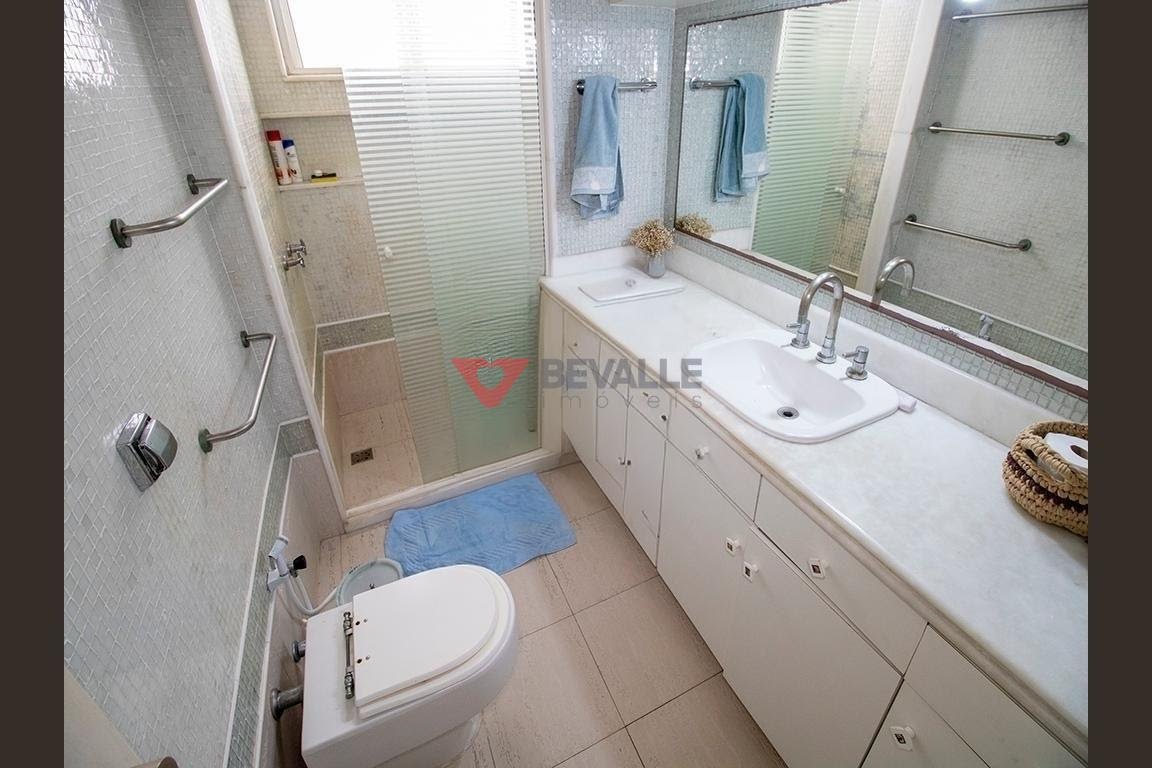 Apartamento à venda com 4 quartos, 1 suíte, 3 vagas e 205m² no Flamengo, Rio de Janeiro (RJ) — foto 25 de 30