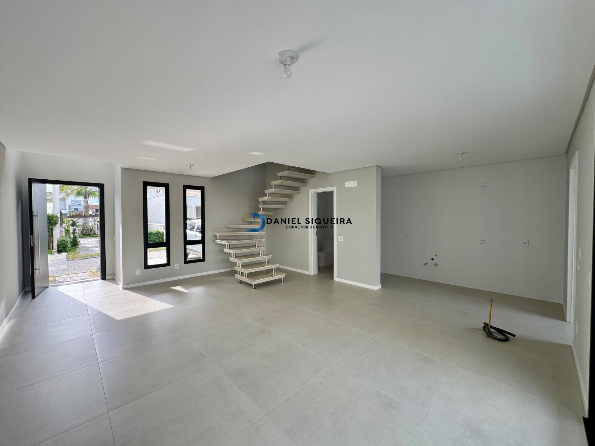 Casa à venda com 3 quartos, 1 suíte, 2 vagas e 189m² no Bairro Deltaville, Biguaçu (SC) — foto 4 de 28