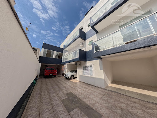 Seu Novo Lar: Lindo Sobrado Triplex Espaçoso em Caiobá