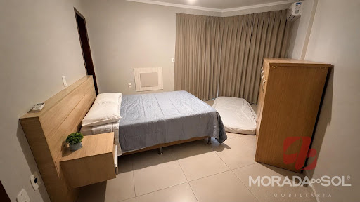 Apartamento no centrão de meia praia- 100 metros da praia
