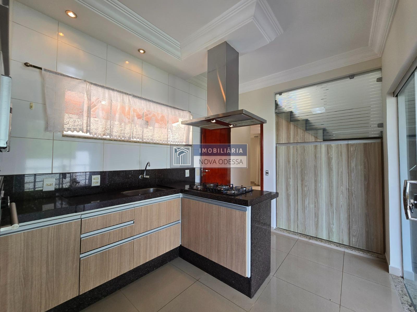 Casa à venda com 4 quartos, 1 suíte, 2 vagas e 220m² no Jardim Primavera, Nova Odessa (SP) — foto 14 de 24