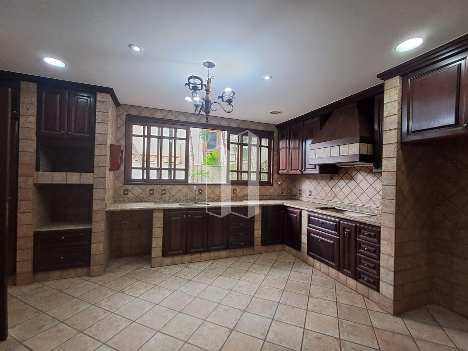 Casa à venda com 4 quartos, 4 suítes, 6 vagas e 600m² no Jardim Florença, Goiânia (GO) — foto 8 de 30