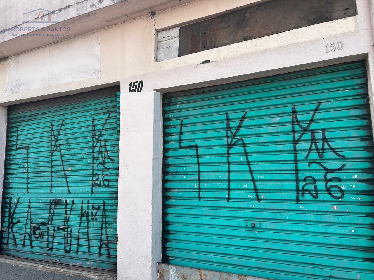 Portas do salão maior