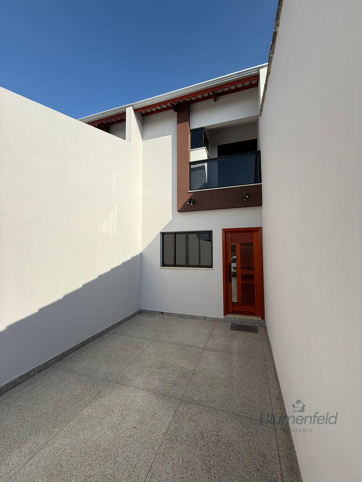 Casa à venda com 2 quartos, 3 banheiros, 3 vagas e 90m² no Jardim Rio Negro, Itaquaquecetuba — foto principal