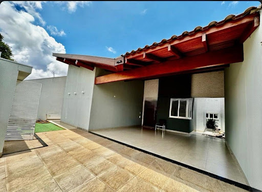 Casa 1 suíte e 2 quartos