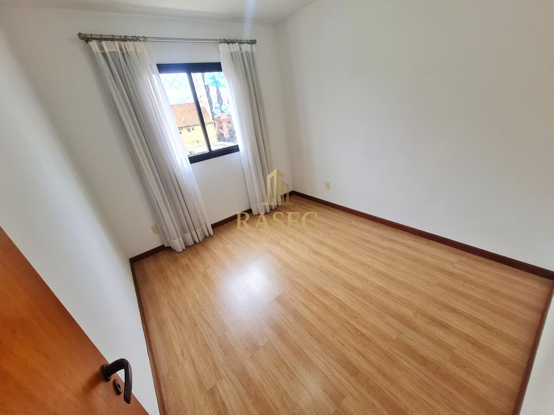 Apartamento à venda com 3 quartos, 1 suíte, 2 vagas e 120m² no Centro I, Brusque (SC) — foto 12 de 15