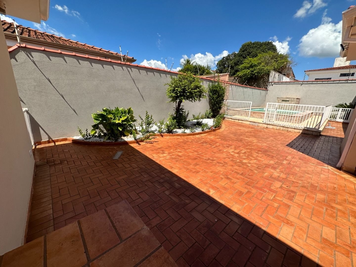 Casa à venda com 5 quartos, 3 suítes, 5 vagas e 324m² no Vila Tibério, Ribeirão Preto (SP) — foto 4 de 30