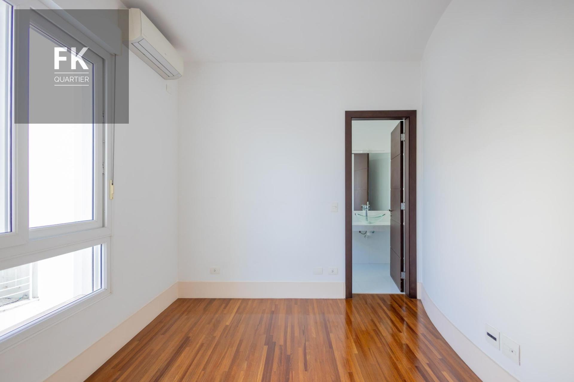 Casa à venda com 4 quartos, 4 suítes, 7 vagas e 804m² no Alphaville Conde II, Barueri (SP) — foto 17 de 30