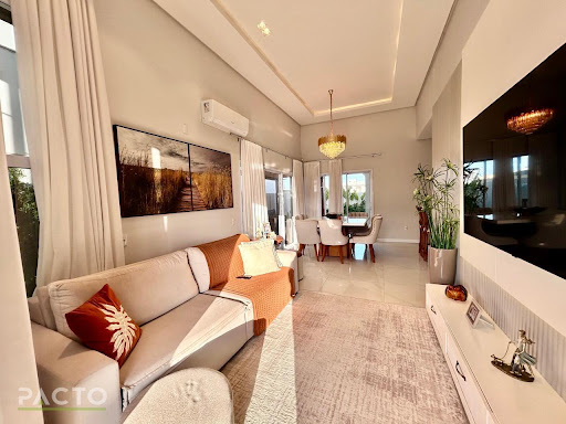 Casa à venda em Caverazinho, Araranguá | 3 dorms, suíte