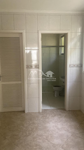 Casa à Venda no Centro de Bagé: 2 Suítes, 2 Banheiros