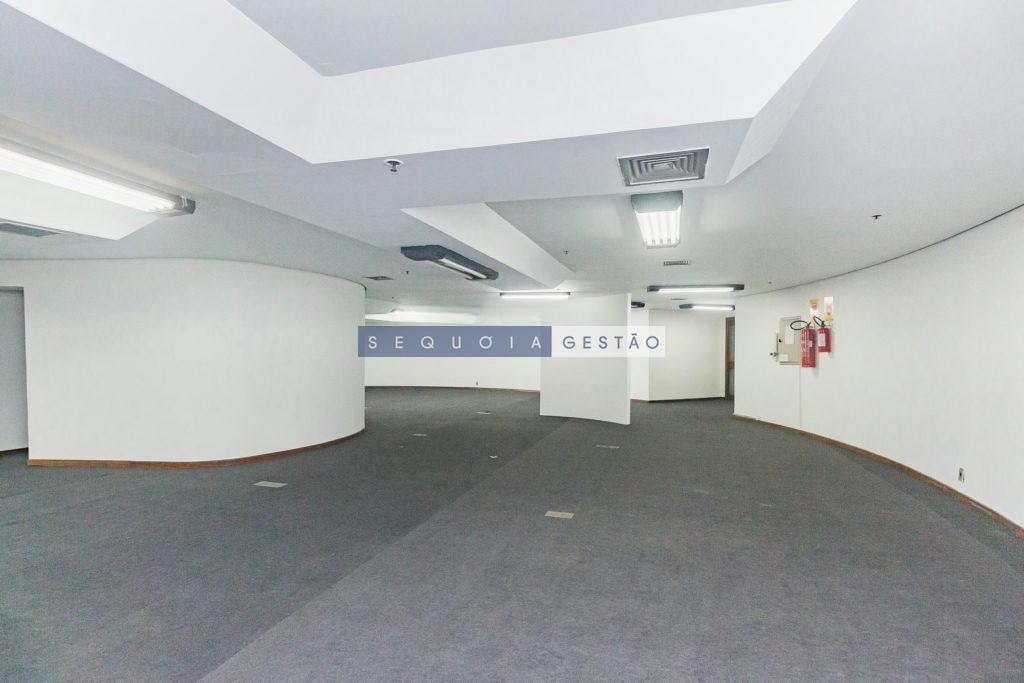 Comercial à venda com 1 banheiro, 4 vagas e 381m² no Floresta, Porto Alegre (RS) — foto 8 de 24