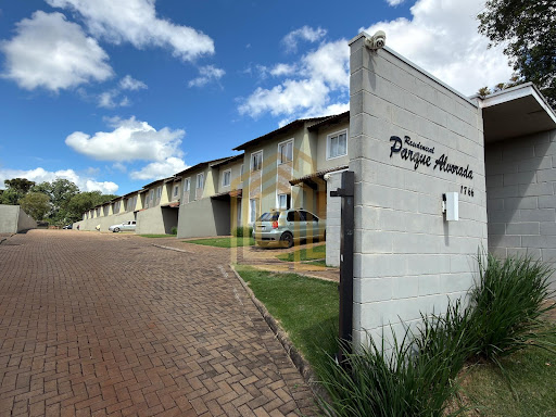 Sobrado à Venda no bairro Floresta, Cascavel | 2 Dorms, 64m²