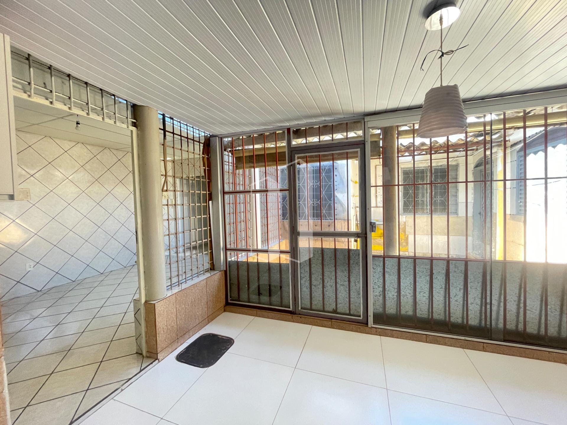 Casa à venda com 4 quartos, 1 suíte, 3 vagas e 200m² no Conjunto Residencial Aruanã I, Goiânia (GO) — foto 21 de 30