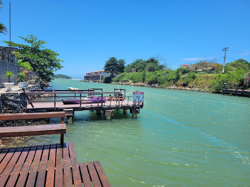 deck-casa-no-canal-enseada-azul-buzios