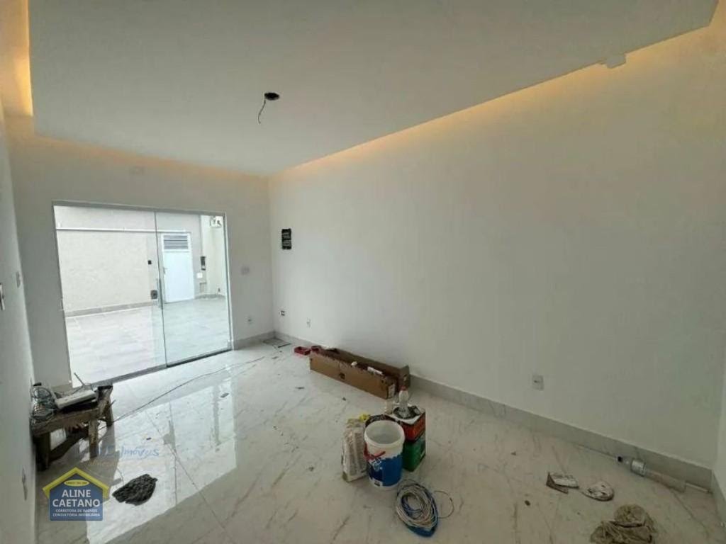 Casa à venda com 4 quartos, 2 suítes, 4 vagas e 165m² no Vila Caiçara, Praia Grande (SP) — foto 10 de 19