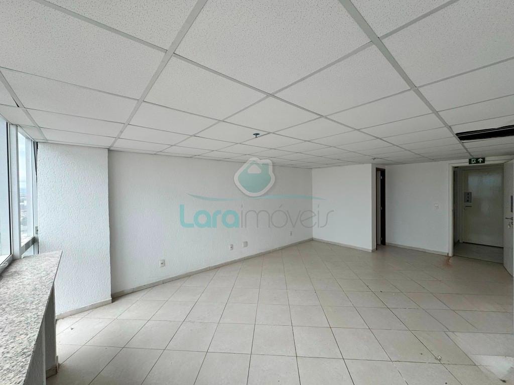 Comercial para alugar com 1 banheiro, 1 vaga e 30m² no Imbetiba, Macaé — foto principal