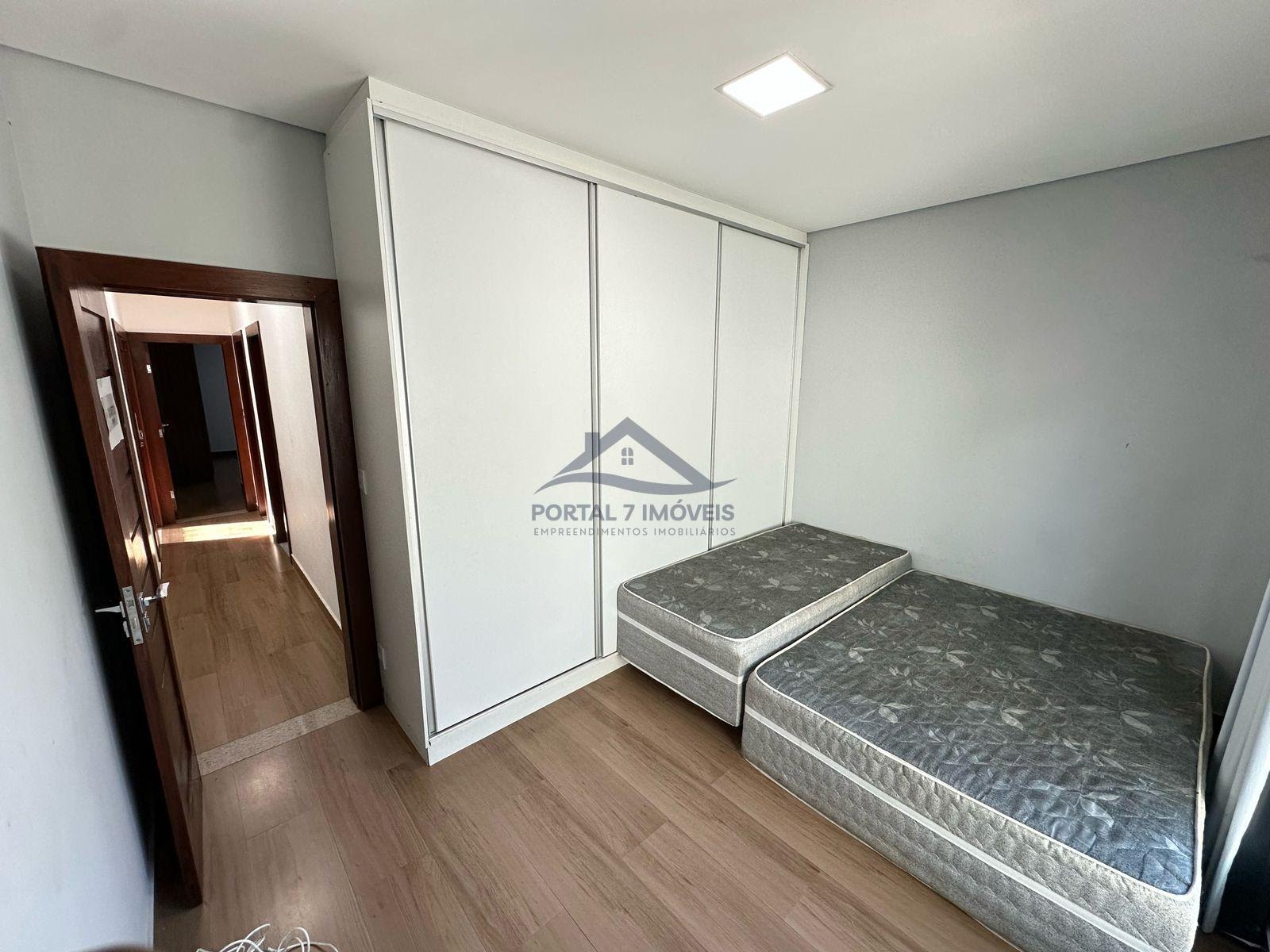 Casa à venda com 4 quartos, 1 suíte, 3 vagas e 300m² no Colorado, Sete Lagoas (MG) — foto 2 de 17
