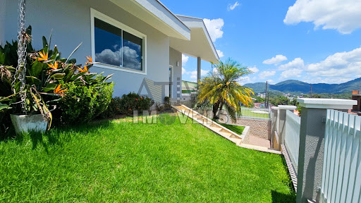 Frente Casa/jardim