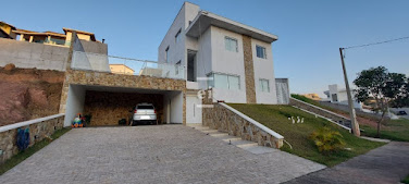 Casa no Condomínio em Cambarah - Jarinu, SP