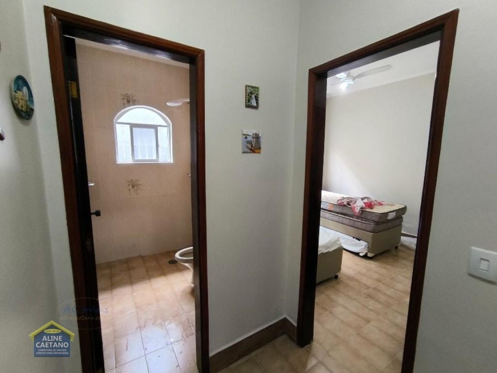 Casa à venda com 3 quartos, 1 suíte, 6 vagas e 257m² no Balneario Flórida, Praia Grande (SP) — foto 19 de 30