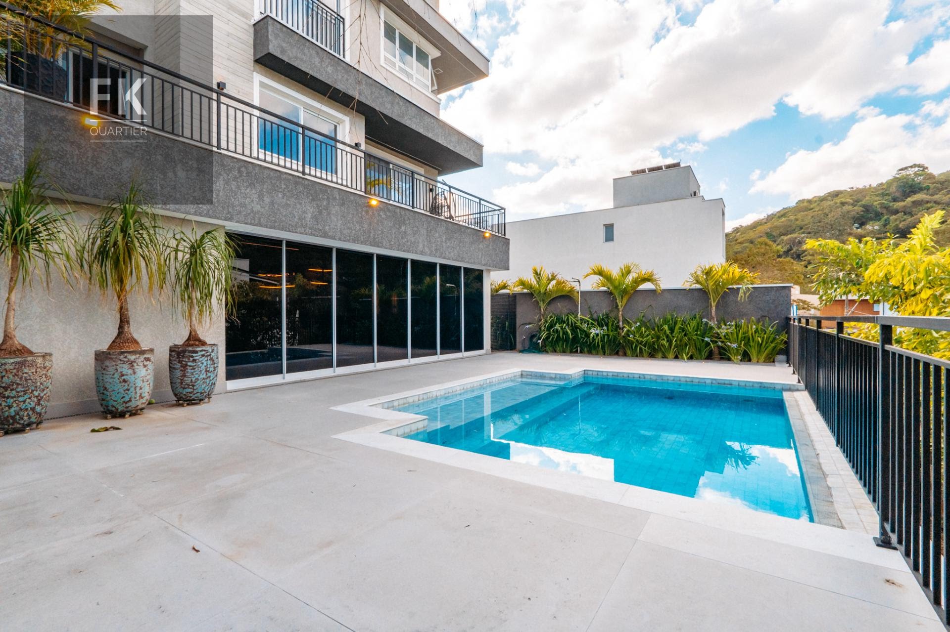 Casa à venda com 4 quartos, 4 suítes, 4 vagas e 420m² no Tamboré, Santana de Parnaíba (SP) — foto 4 de 26