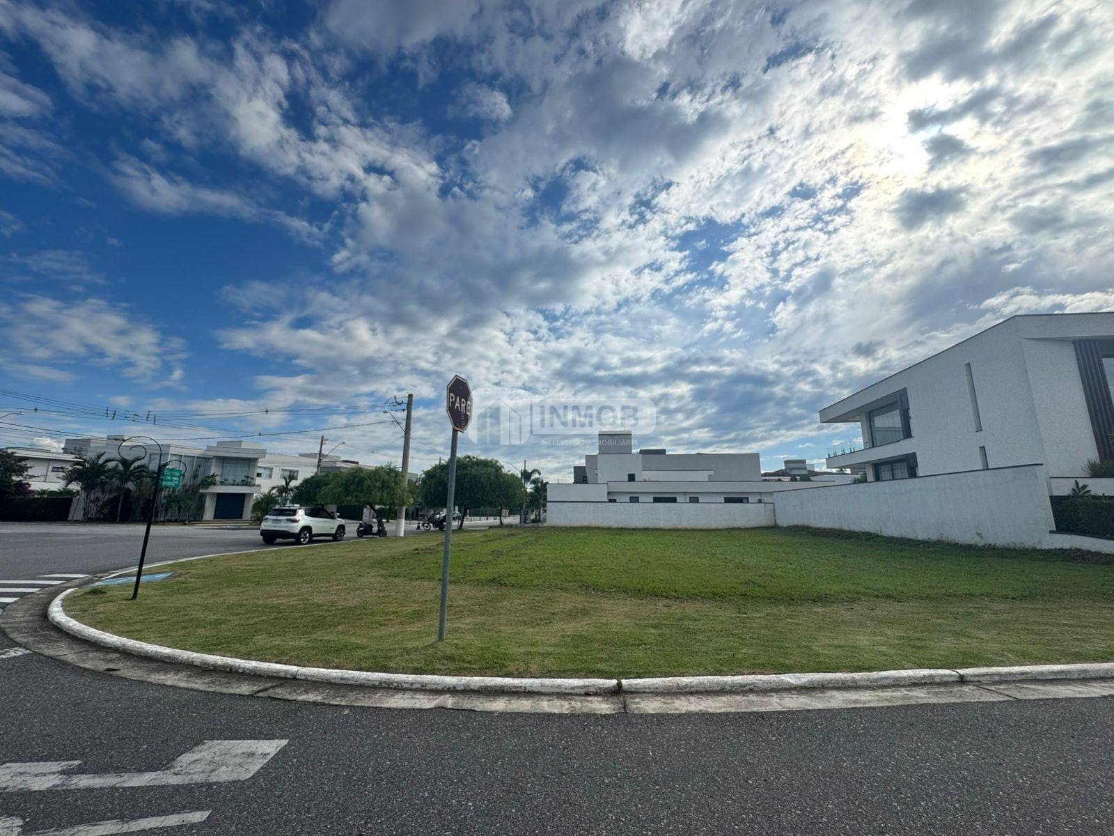 Terreno à venda com 679m² de terreno no Quiririm, Taubaté (SP) — foto 9 de 10