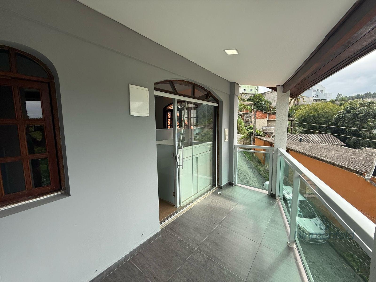 Casa para alugar com 5 quartos, 2 suítes, 4 vagas e 250m² no Vila Arujá, Arujá (SP) — foto 12 de 25