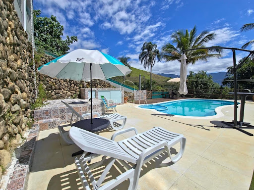 piscina-trinitaimobiliaria-condomínioitaoca