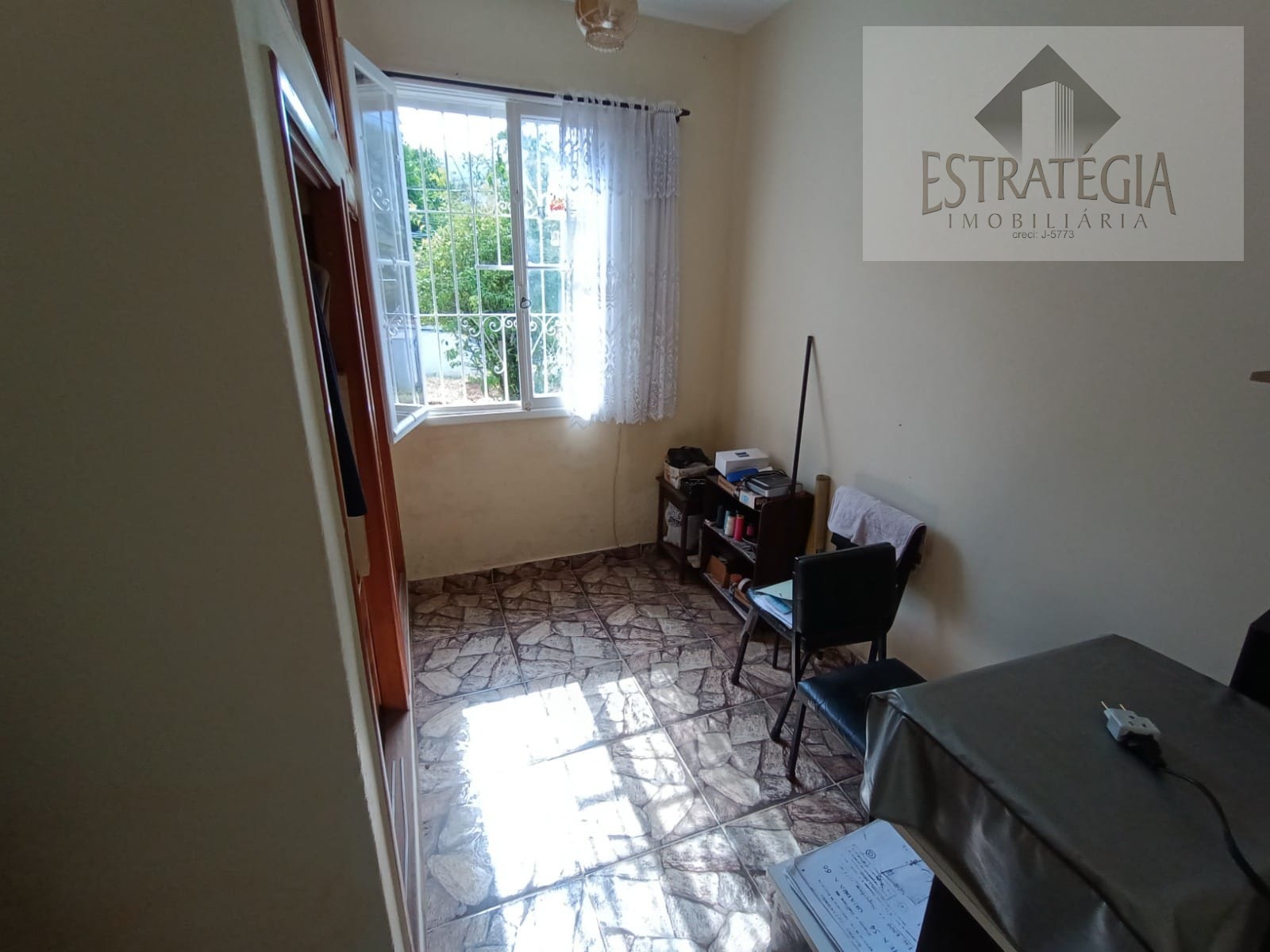 Casa à venda com 3 quartos, 1 suíte, 6 vagas e 380m² no Castelânea, Petrópolis (RJ) — foto 8 de 24