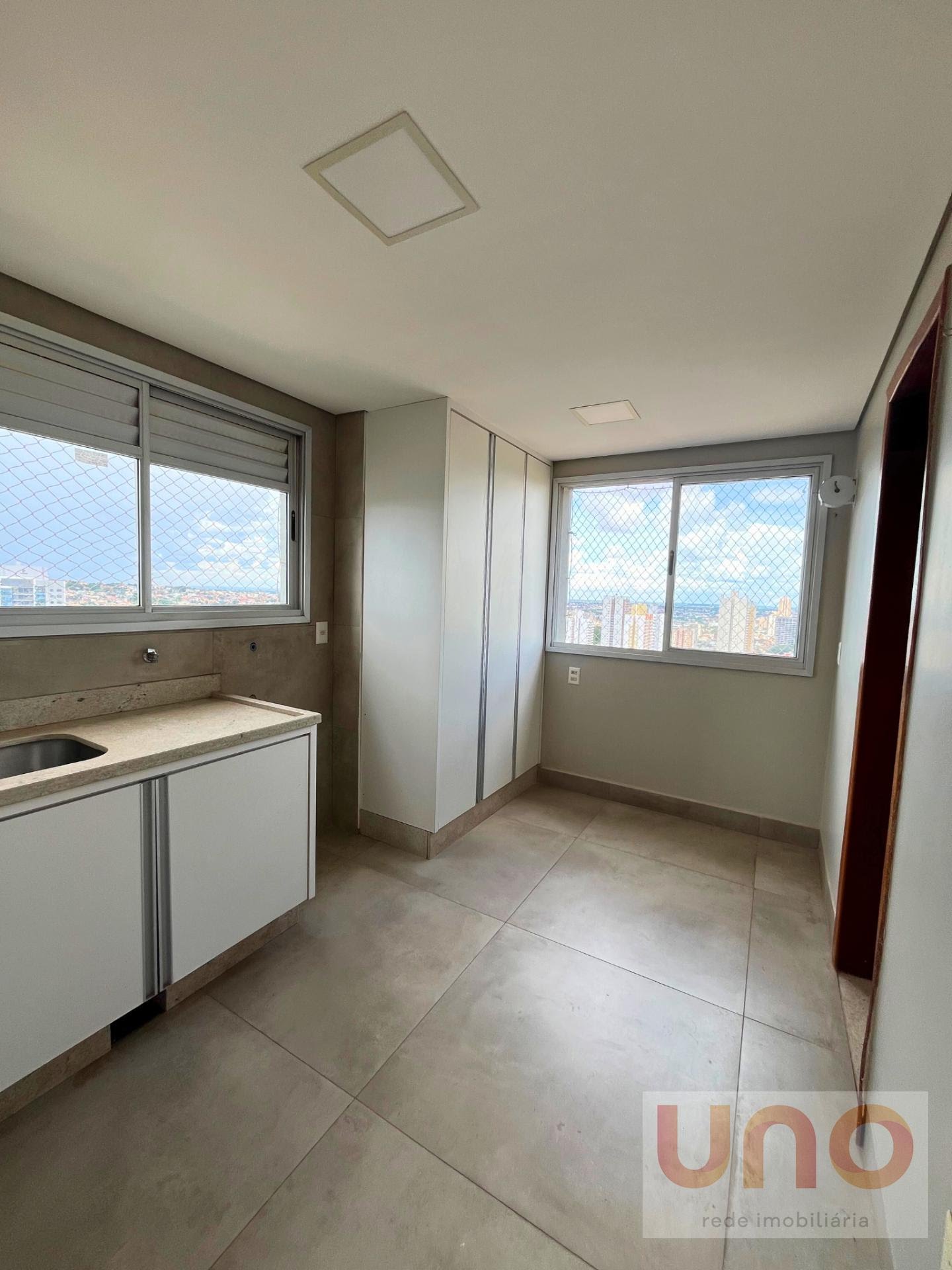 Apartamento à venda com 3 quartos, 1 suíte, 3 vagas e 220m² no Jardim dos Estados, Campo Grande (MS) — foto 13 de 14
