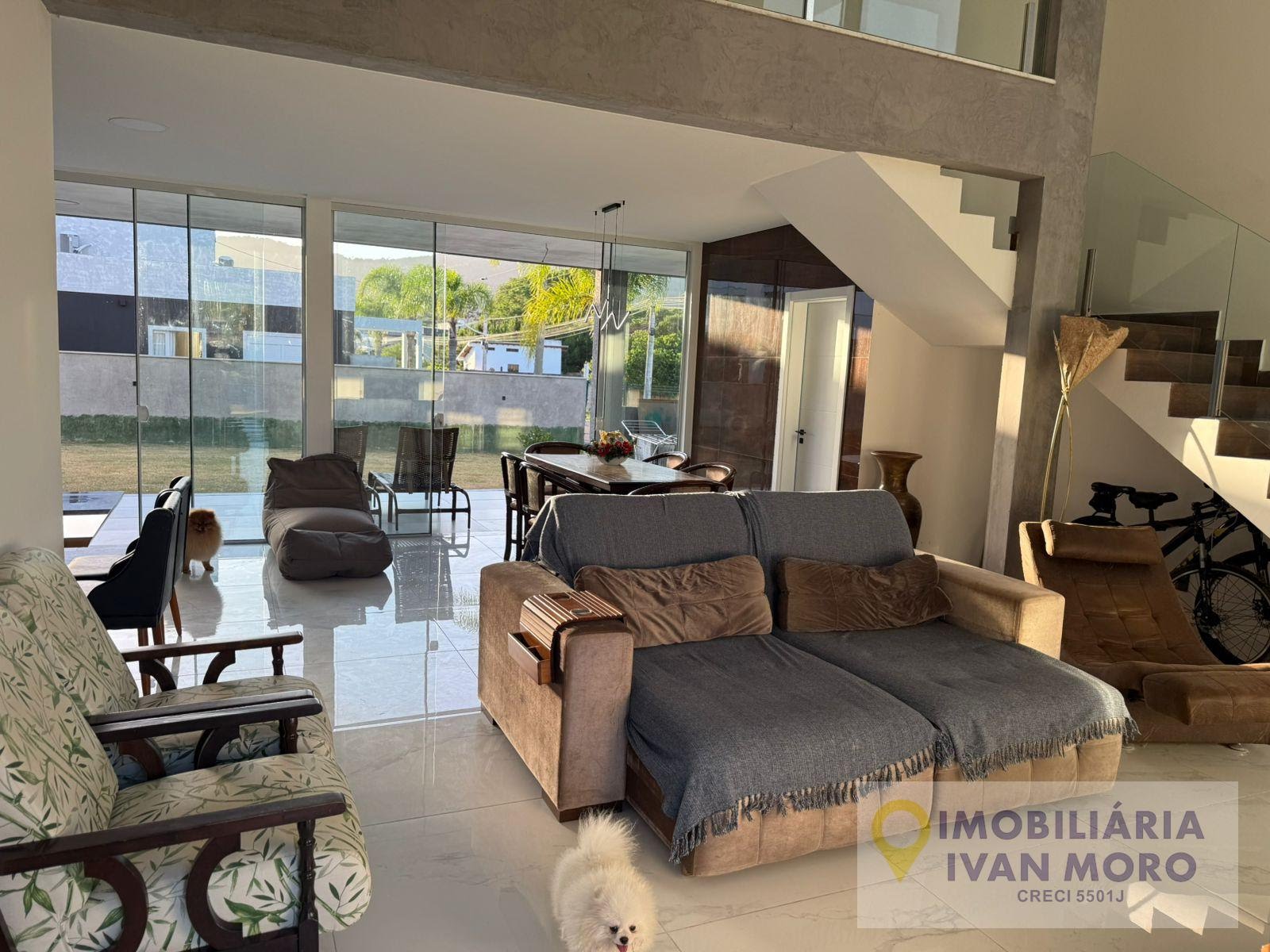Casa à venda com 3 quartos, 3 suítes, 4 vagas e 212m² no São João do Rio Vermelho, Florianópolis (SC) — foto 2 de 23
