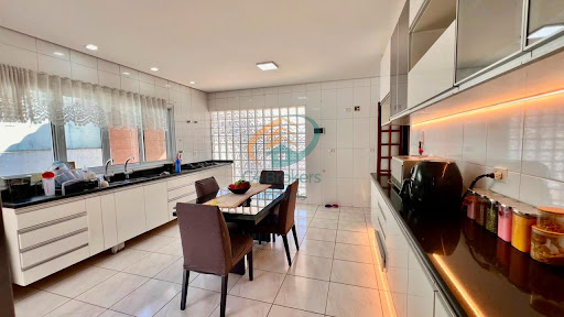 Casa Térrea com 709m² - Alto Padrão em Suzano