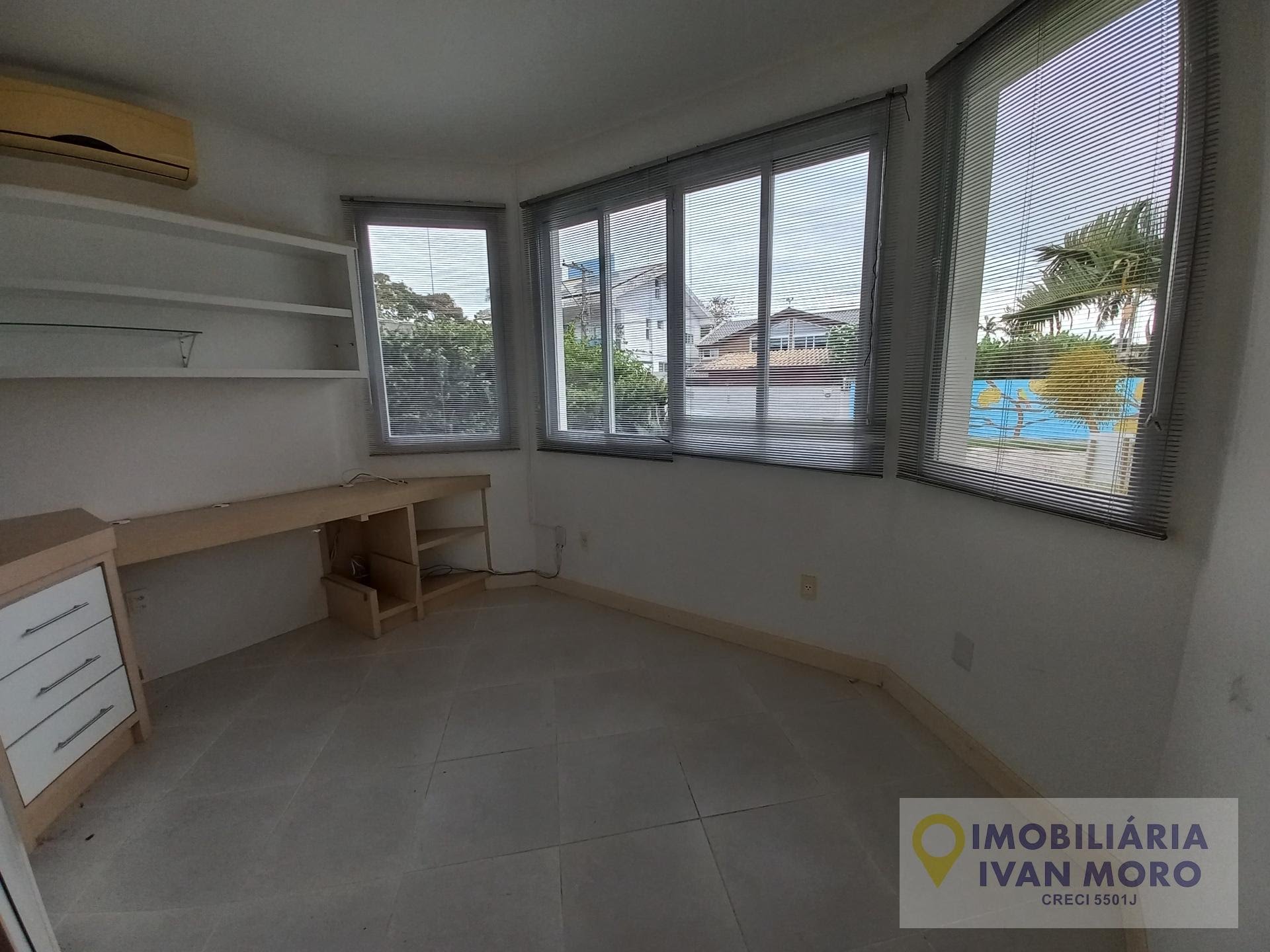 Casa à venda com 5 quartos, 3 suítes, 2 vagas e 286m² no Jurerê, Florianópolis (SC) — foto 18 de 30