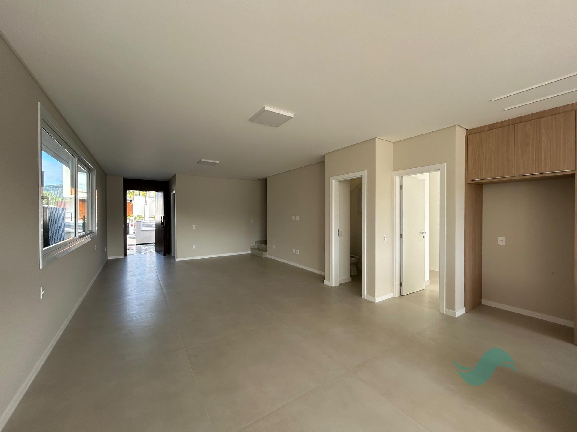 Casa à venda com 3 suítes, 2 vagas e 270m² no Lagoa da Conceição, Florianópolis (SC) — foto 2 de 22
