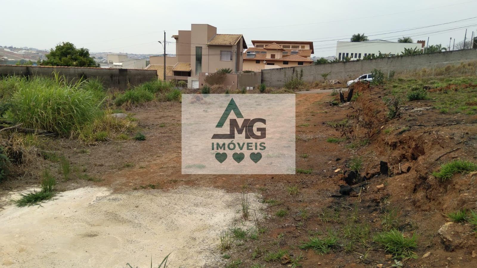 Terreno à venda com 675m² de terreno no Jardim Umuarama, Três Corações — foto principal