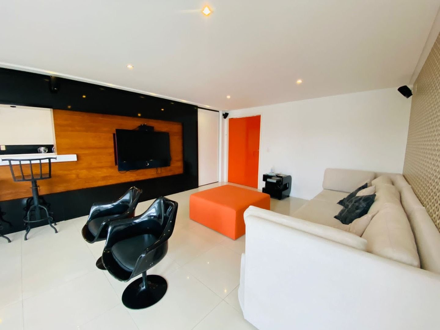 Apartamento à venda com 4 quartos, 5 banheiros, 2 vagas e 200m² no Praia de Itaguá, Ubatuba (SP) — foto 7 de 24