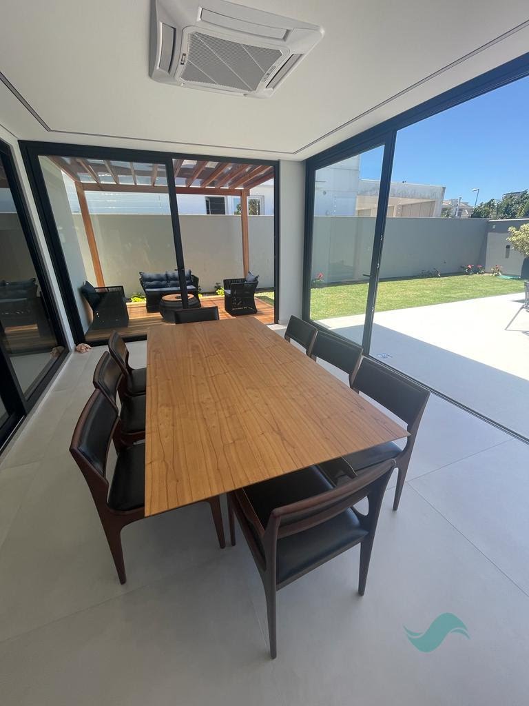 Casa à venda com 5 suítes, 3 vagas e 410m² no Jurerê Internacional, Florianópolis (SC) — foto 24 de 27