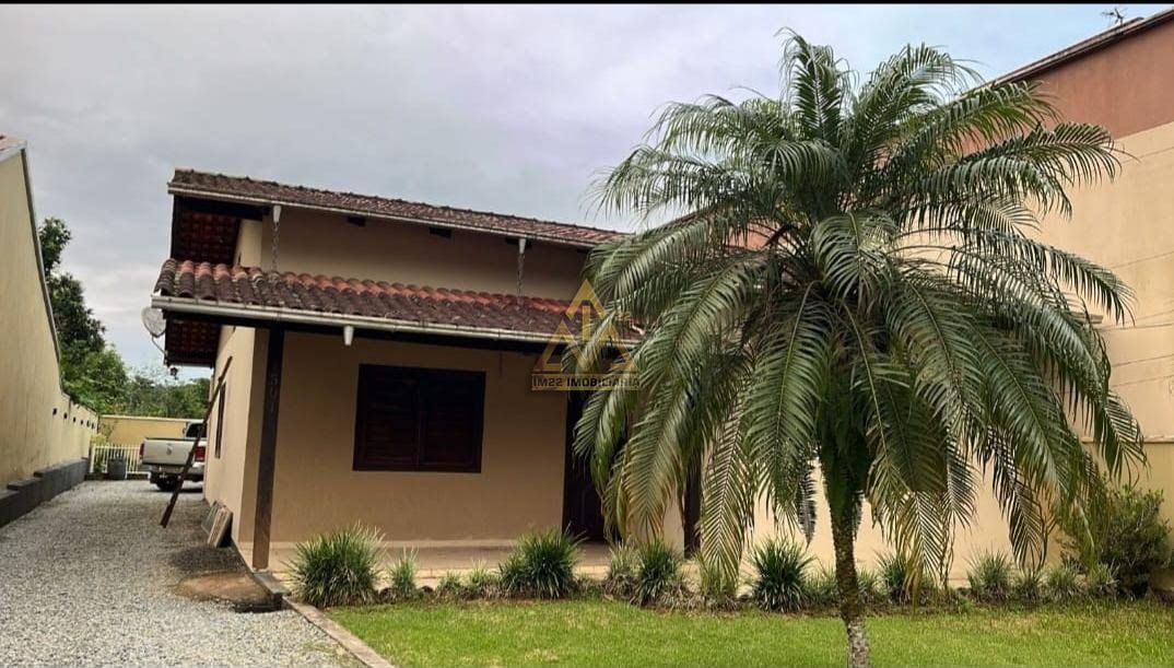 Casa à venda com 3 quartos, 1 suíte, 2 vagas e 225m² no Itoupava Central, Blumenau (SC) — foto 2 de 8
