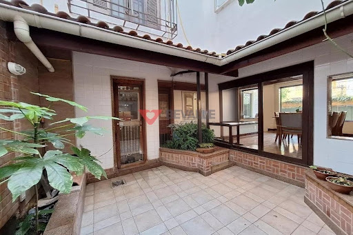 Casa à venda no Humaitá: 250m², 5 quartos, R$ 2.850.000