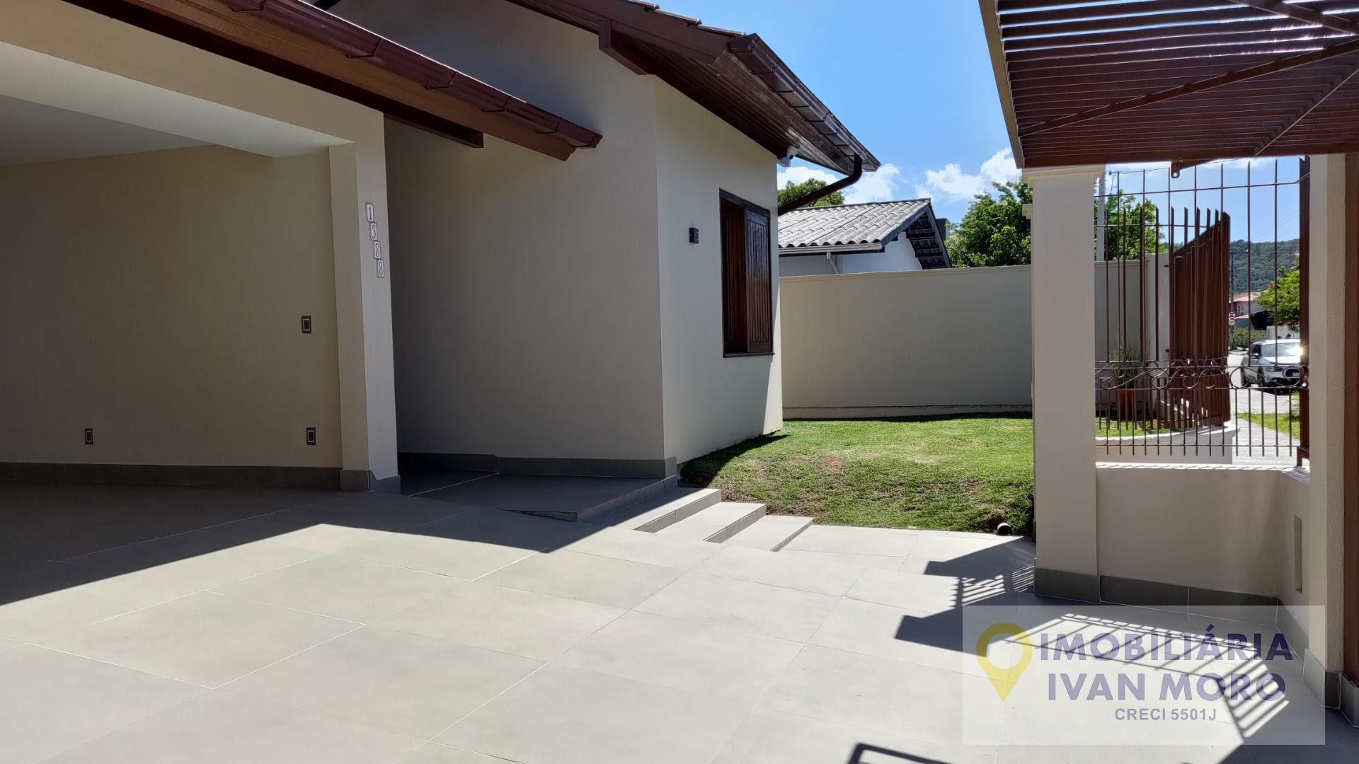 Casa para alugar com 3 quartos, 1 suíte, 4 vagas e 250m² no Daniela, Florianópolis (SC) — foto 4 de 30