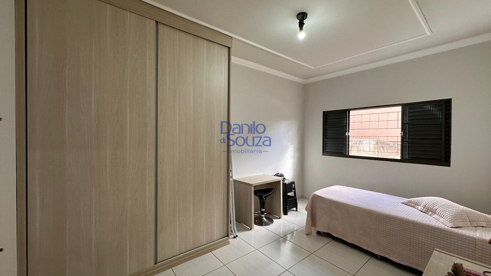 Casa à venda com 3 quartos, 1 suíte, 4 vagas e 174m² no Arasol, Araxá (MG) — foto 10 de 11