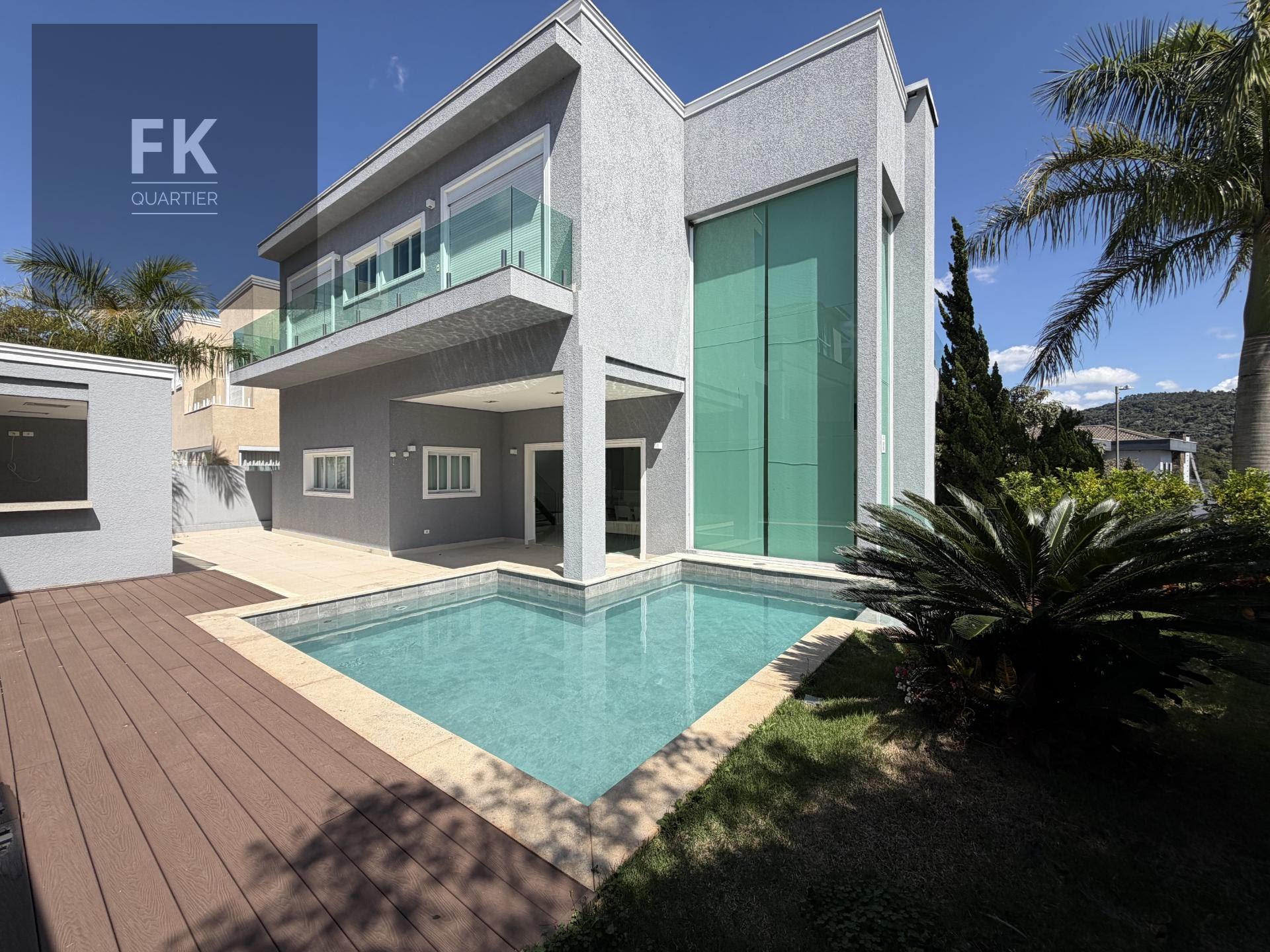 Casa à venda com 4 quartos, 6 banheiros, 4 vagas e 480m² no Cidade Tamboré, Santana de Parnaíba — foto principal