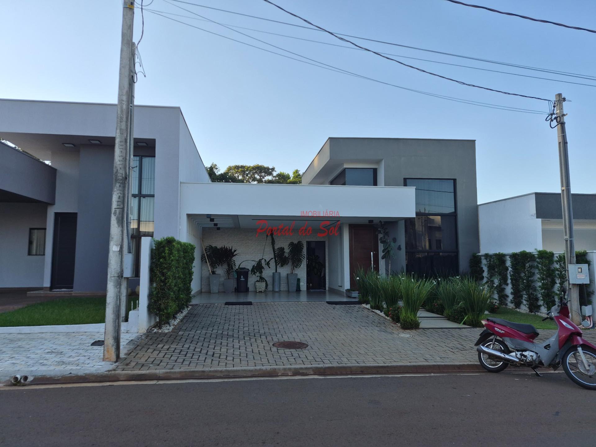 Casa à venda com 3 quartos e 250m² no Residencial Maria Thereza Rennó, Santo Antônio da Platina — foto principal