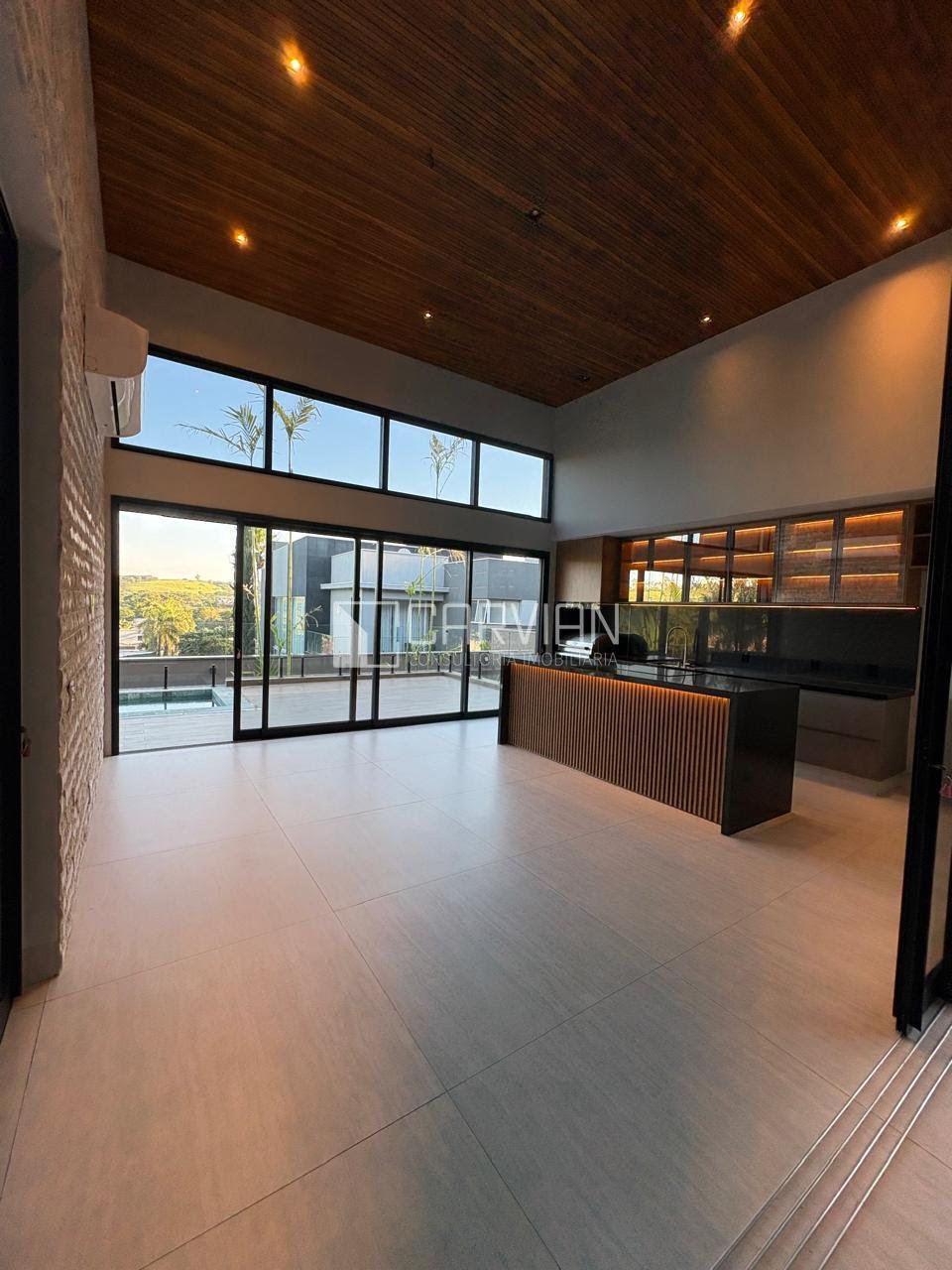 Casa à venda com 4 quartos, 6 banheiros, 6 vagas e 260m² no Bonfim Paulista, Ribeirão Preto — foto principal