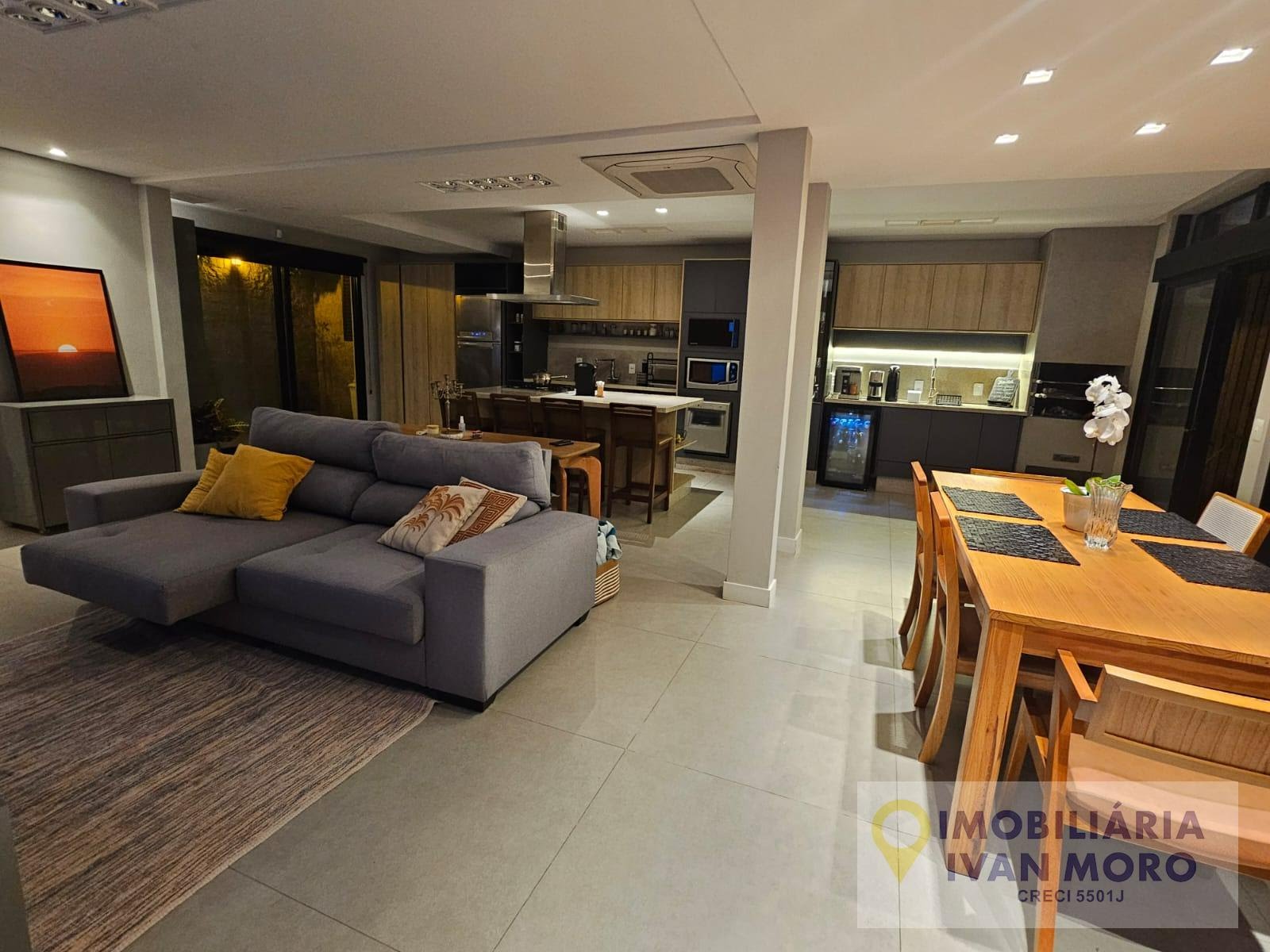 Casa para alugar com 3 quartos, 1 suíte, 3 vagas e 159m² no Daniela, Florianópolis (SC) — foto 2 de 30